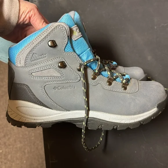 Columbia boots - Picture 2 of 8